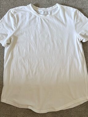 White Lululemon Women’s Tee Shirt